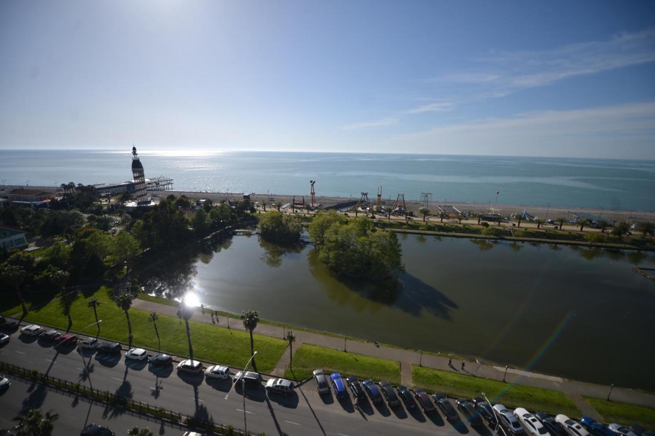 Orbi City Twins Tower Batumi Exterior foto